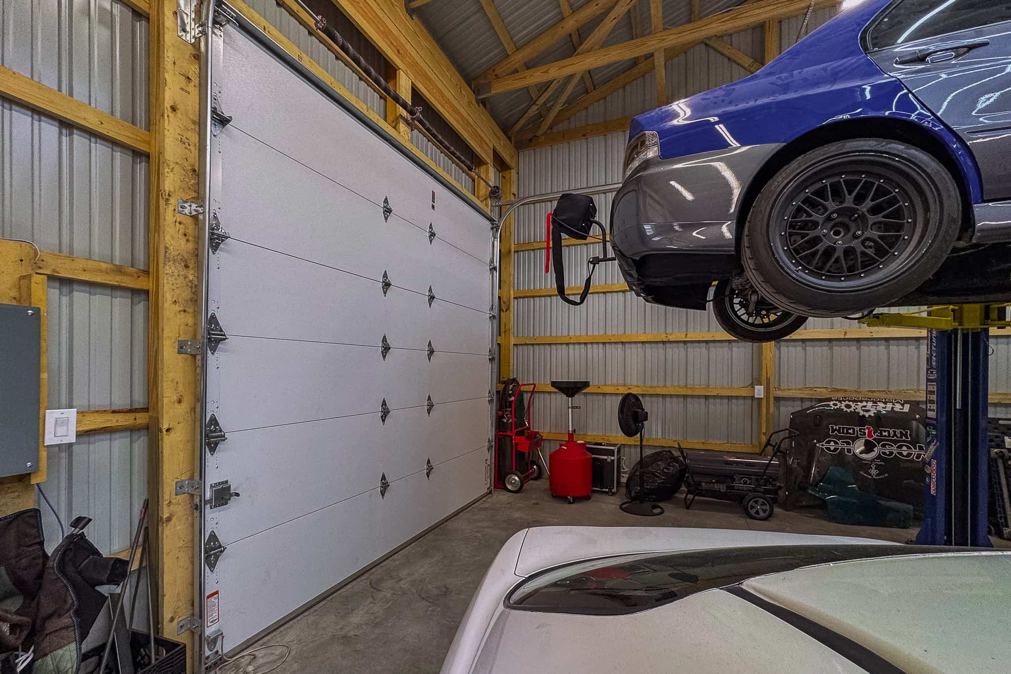 Custom Garage CG004 Interior Workshop with Cars