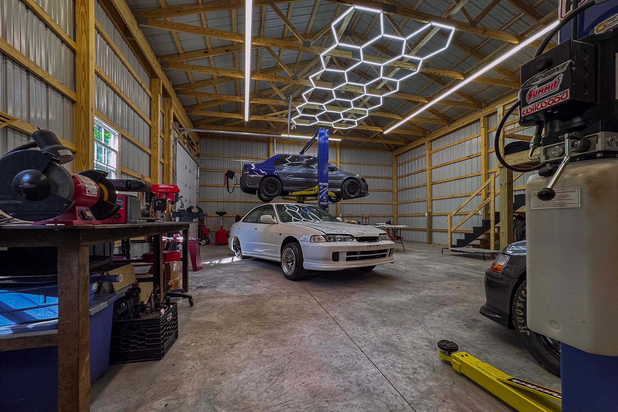 New York Post-Frame Garage Interior Lighting