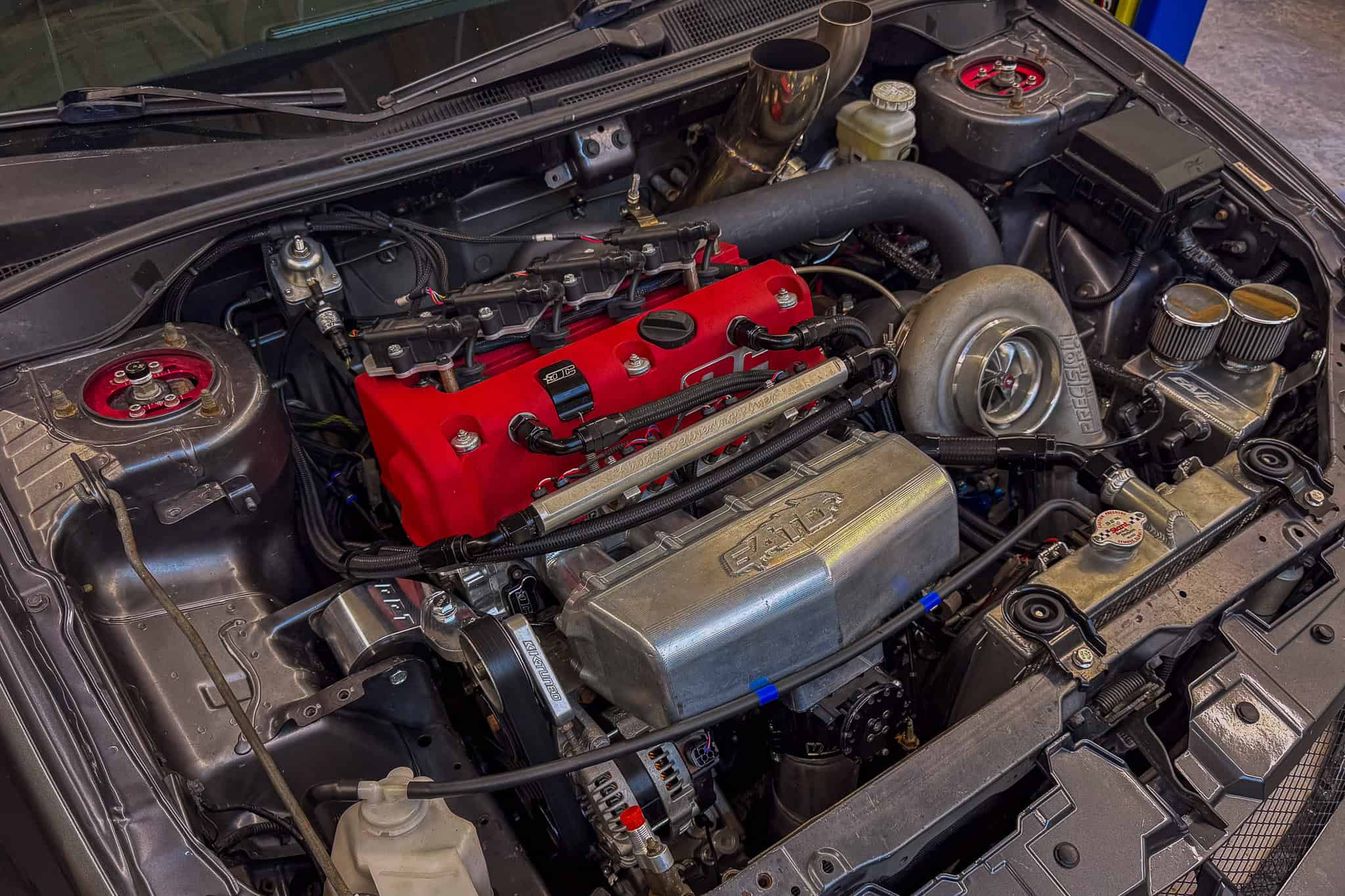 New York Post-Frame Garage Automotive Interior
