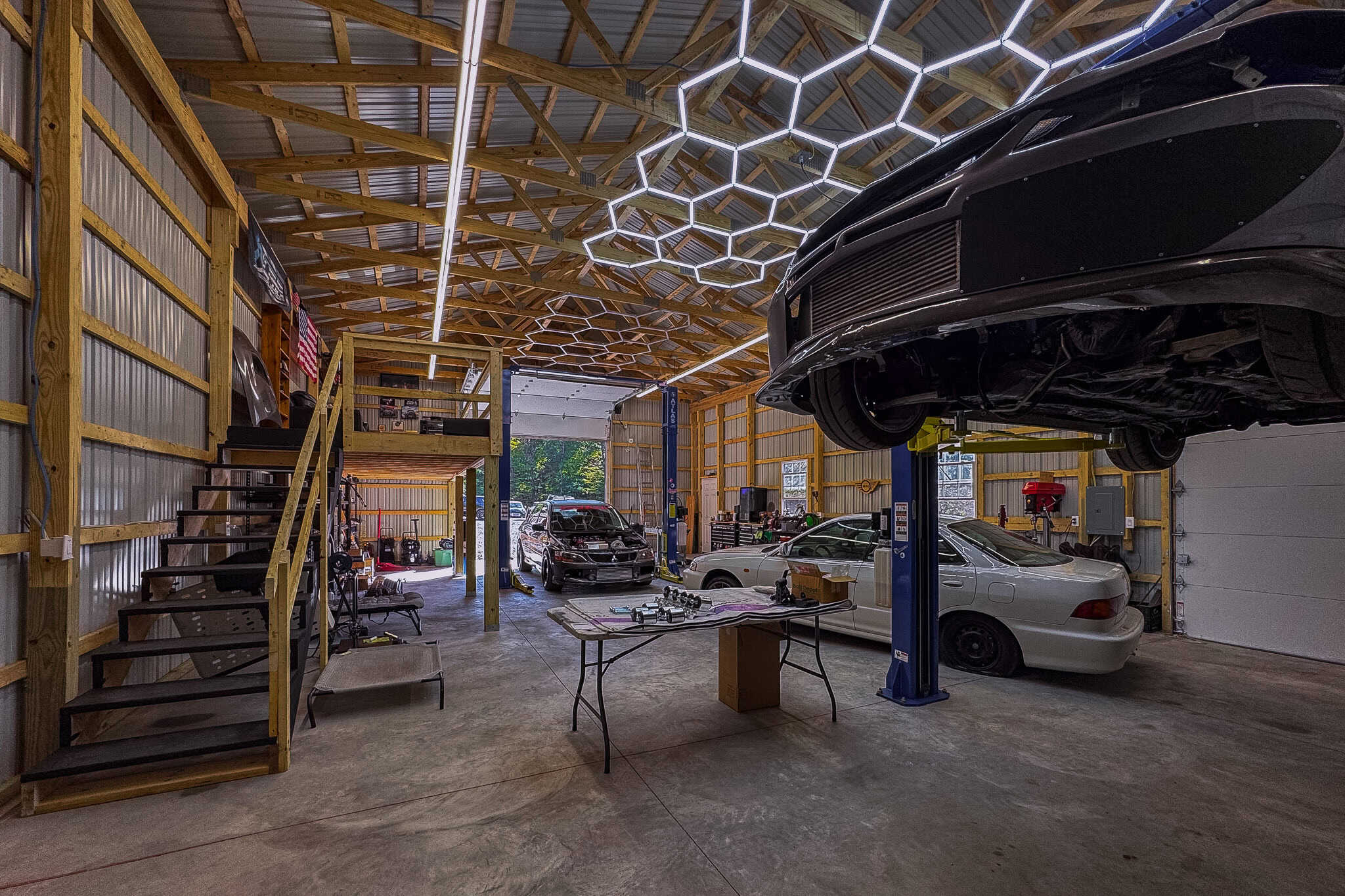 New York Post-Frame Garage Car Lifts